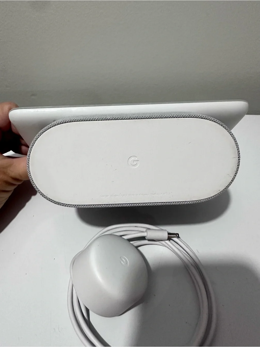 Google Nest Hub 7” White Smart Display with White Power Adapter GUIK2